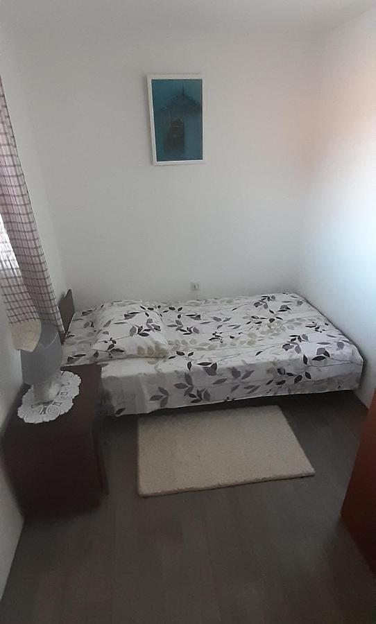 Ina 2 Apartamento Funtana Exterior foto