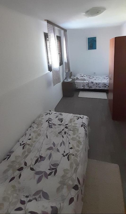 Ina 2 Apartamento Funtana Exterior foto