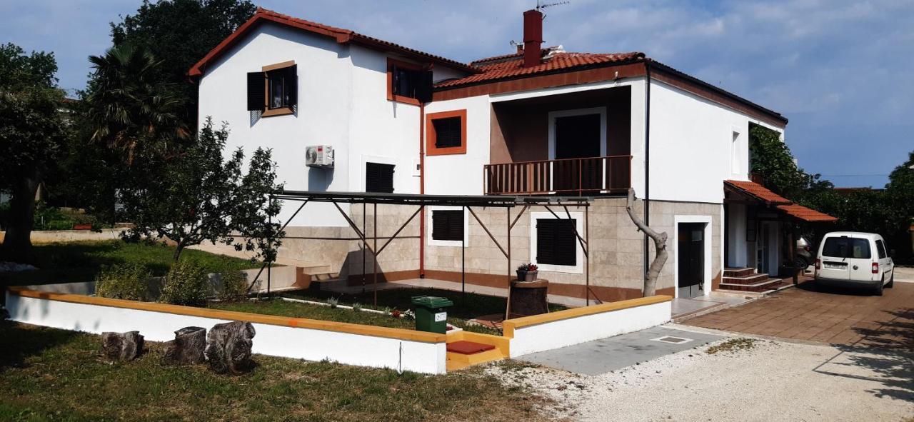 Ina 2 Apartamento Funtana Exterior foto
